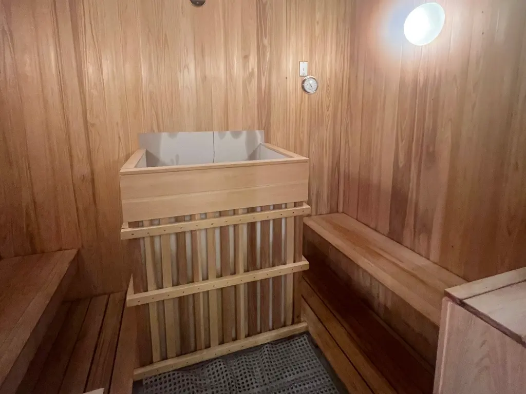 Hochtemperatur-Hochfeuchte-Sauna 1