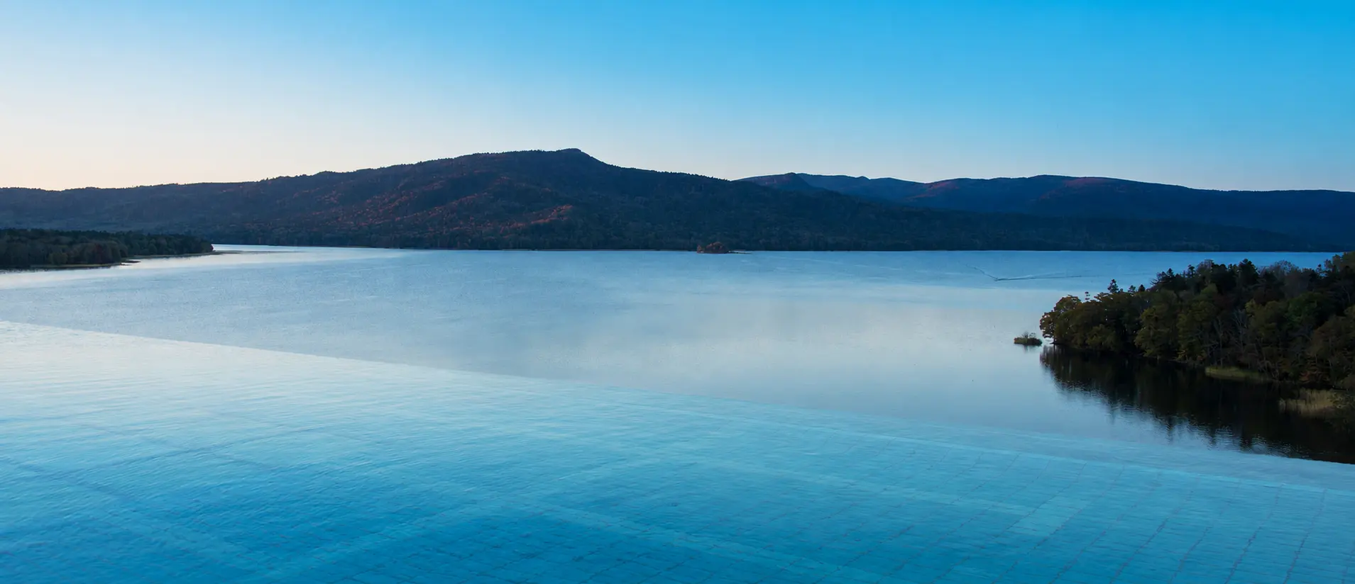 7 Editor-Selected Onsen Ryokan and Hotels in Hokkaido with Ocean or Lake Views