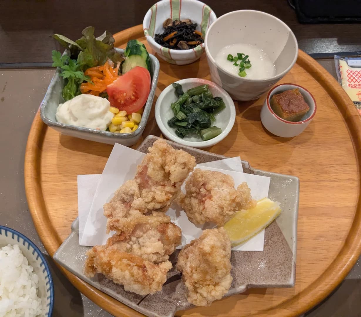 Teller mit Karaage vom Shingen-dori-Huhn