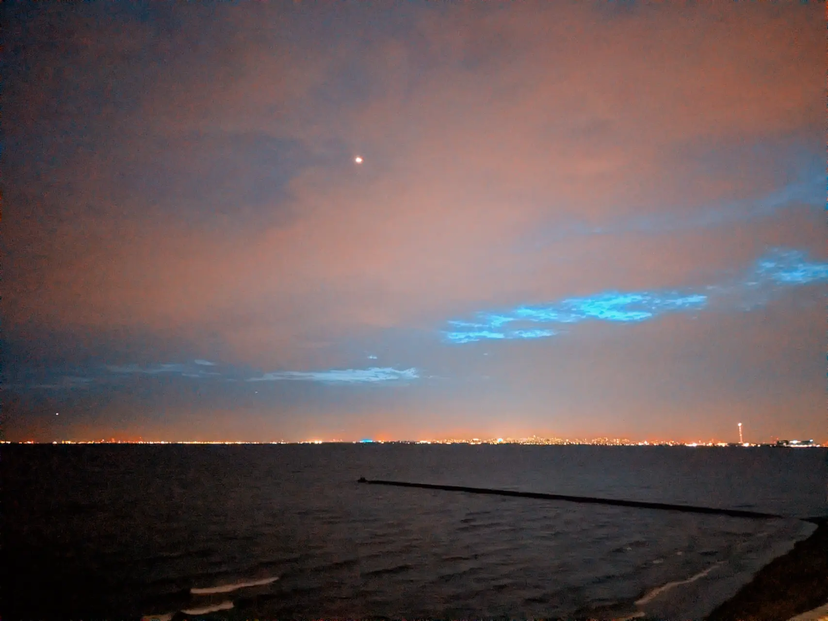 从设施露台眺望的夜景
