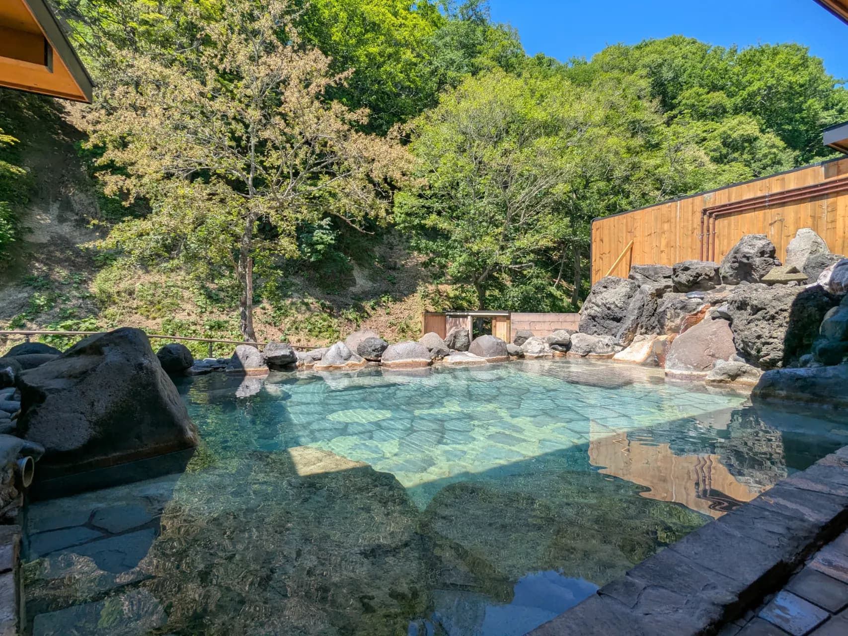 Open-air bath