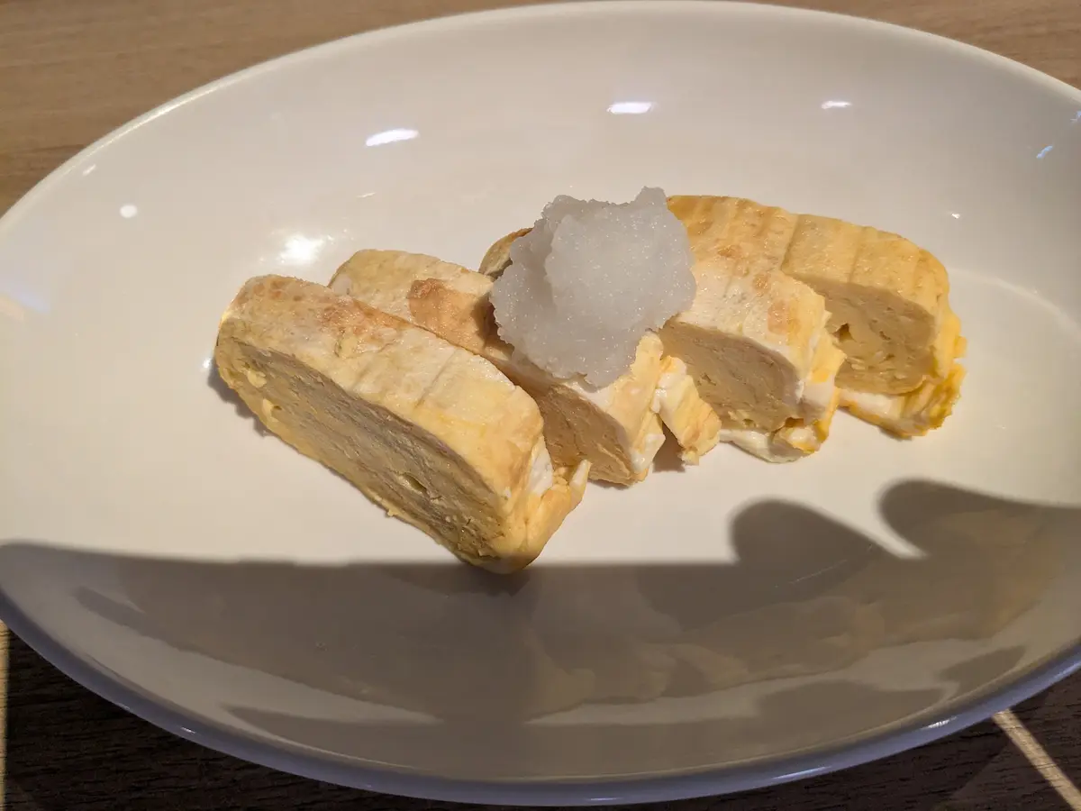 Außerdem bestellte ich noch ein japanisches Omelett mit würzigem Dashi-Aroma.