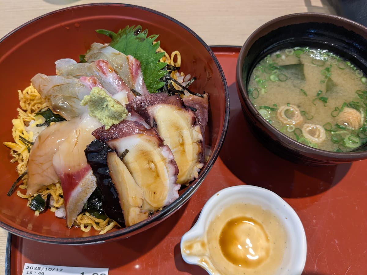 Seafood bowl eaten in Awaji Island before heading to Osaka