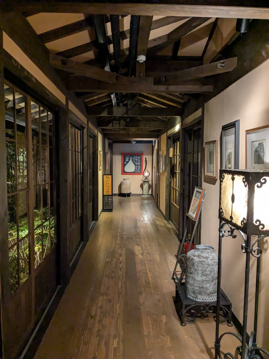 An interior with a dark modern and retro atmosphere