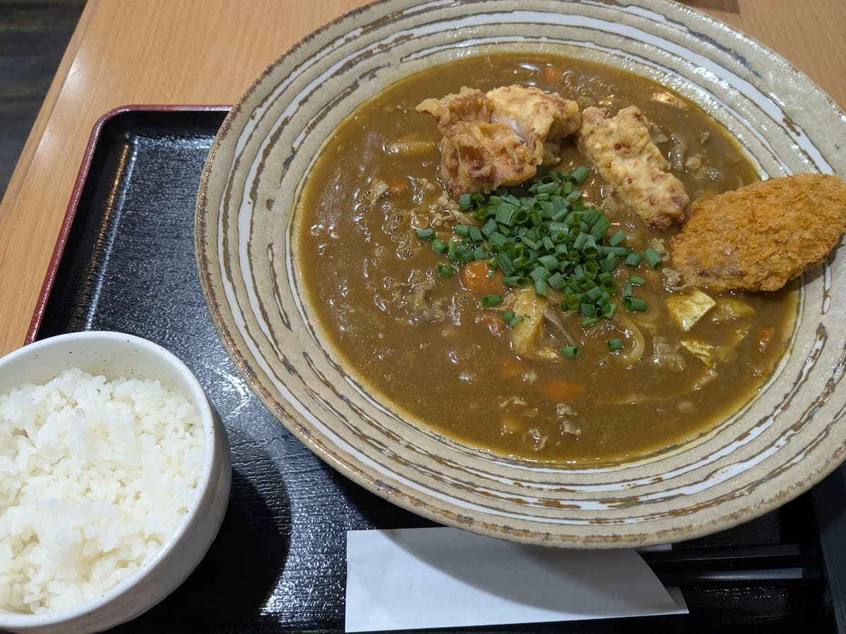 Exquisite curry udon that soaks into the body after the sauna