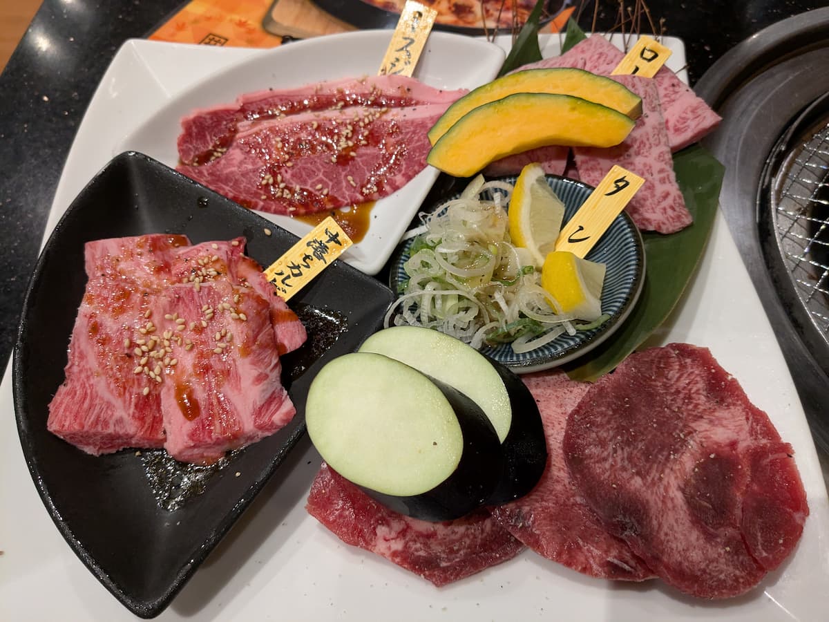 Après le sauna, rien de tel qu'un barbecue. Savourez une viande délicieuse.